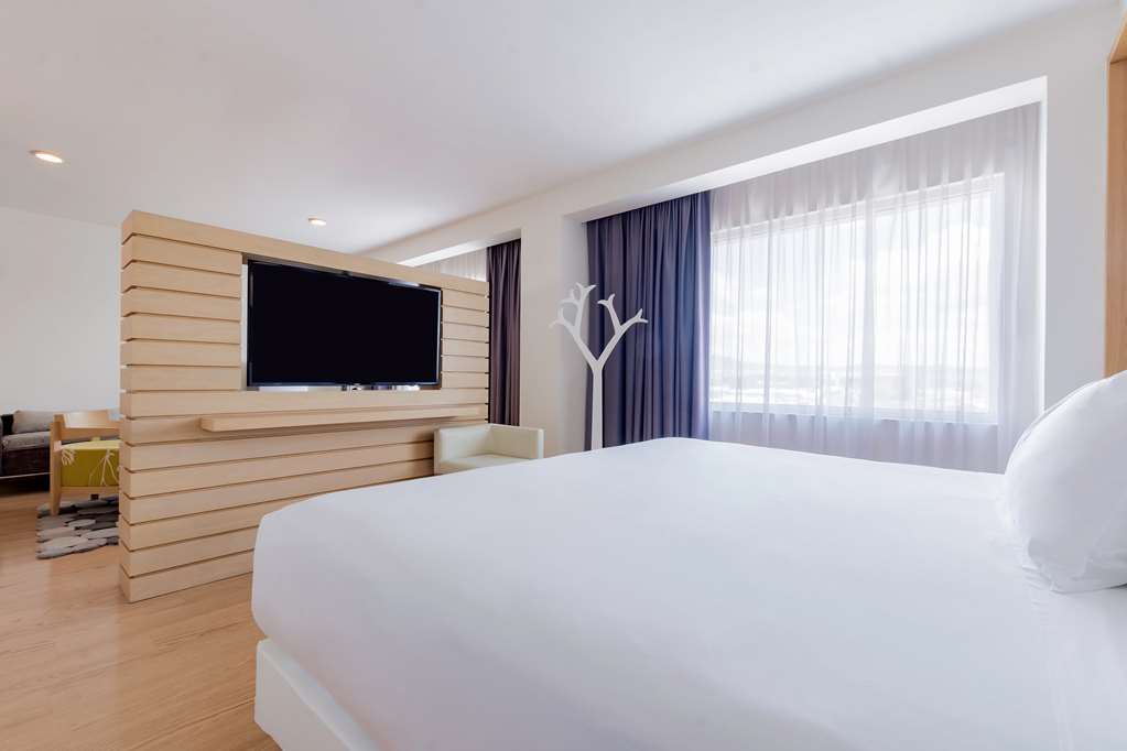 NH QUERETARO-guestroom-Guest Room,Suite,On-Site.jpg