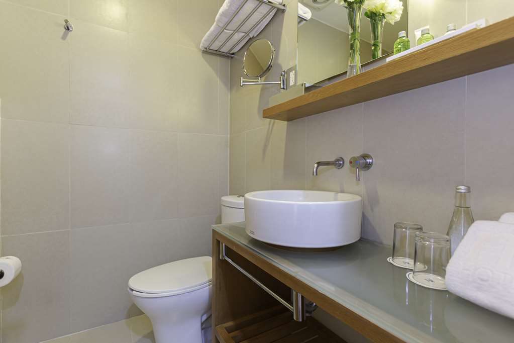 NH QUERETARO-guestroom-Guest Room,Bathroom,On-Site.jpg