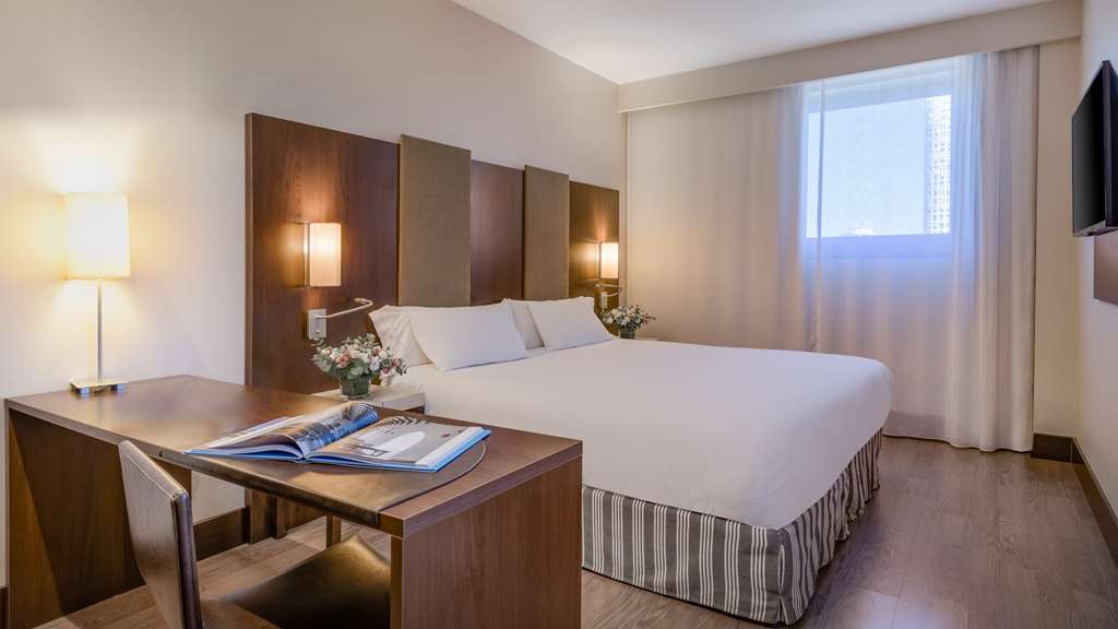 NH CAMPO DE GIBRALTAR-guestroom-Guest Room,On-Site.jpg