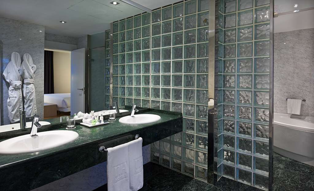 NH COLLECTION VILLA DE BILBAO-guestroom-Guest Room,Bathroom,On-Site.jpg