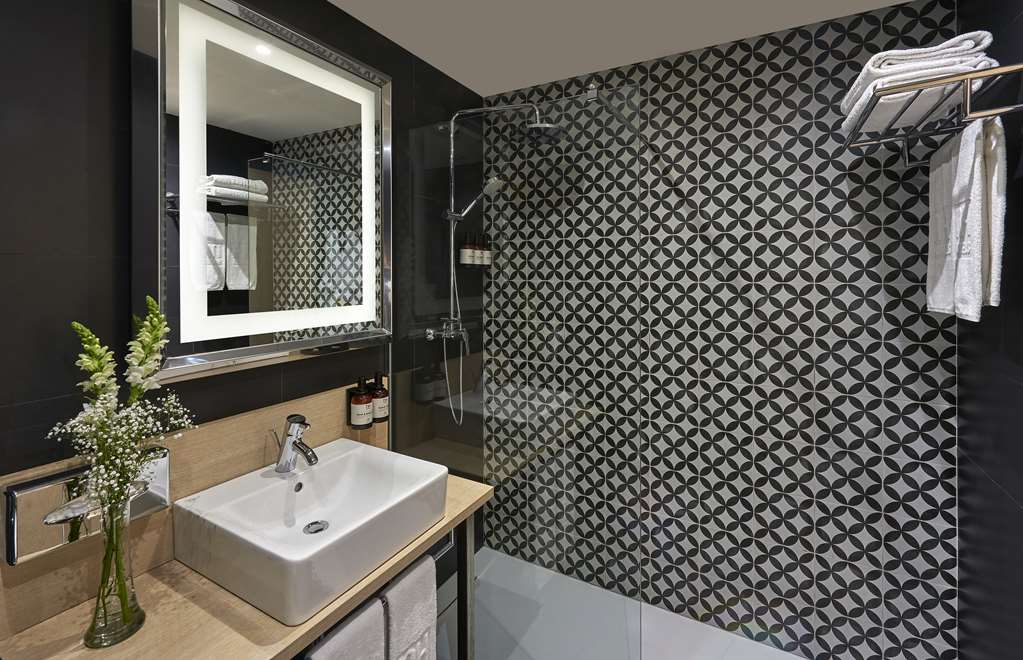 NH CAMPO CARTAGENA-guestroom-Guest Room,Bathroom,On-Site.jpg