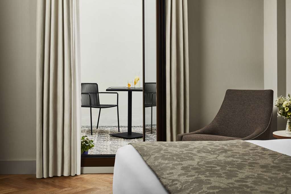 NH COLLECTION AMISTAD CORDOBA-guestroom-Guest Room,Suite,On-Site.jpg
