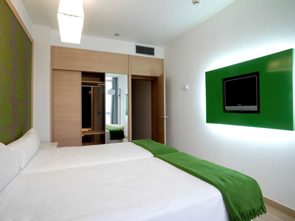 NH LA AVANZADA-guestroom-Guest Room,On-Site.jpg