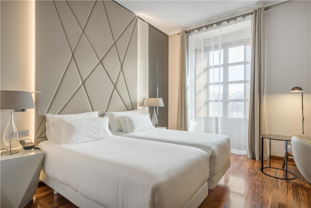 NH COLLECTION PALACIO CASTELLA-guestroom-Guest Room,Guest Room Amenity,On-Site.jpg