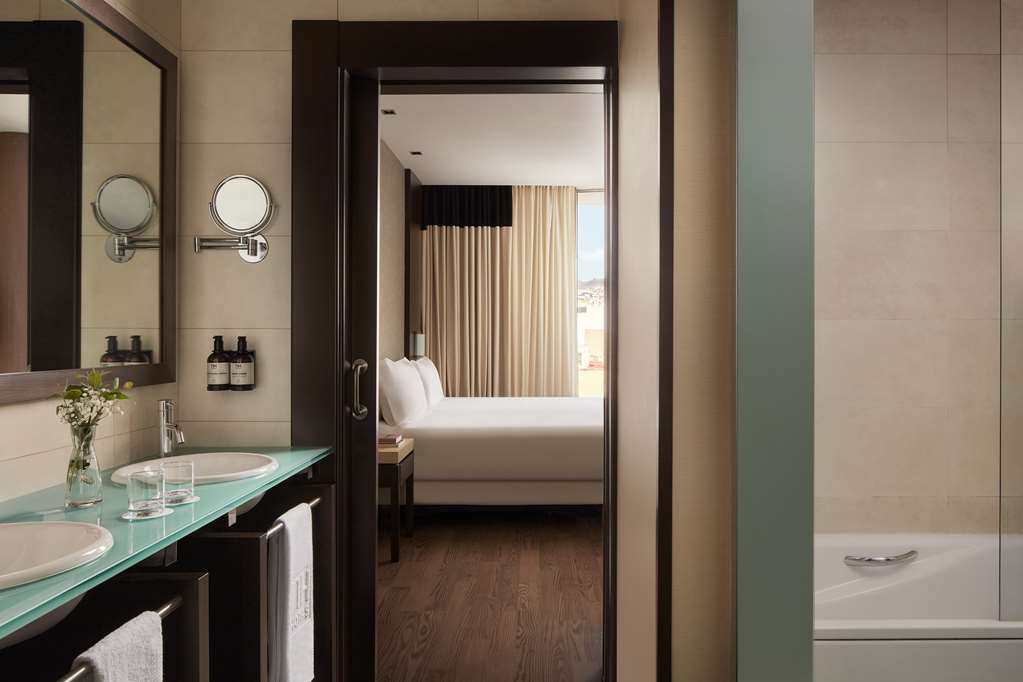 NH TENERIFE-guestroom-Guest Room,Bathroom,On-Site.jpg