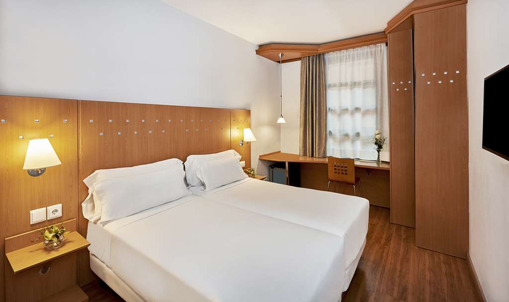 NH VALENCIA LAS CIENCIAS-guestroom-Guest Room,On-Site.jpg