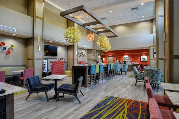 Restaurant - Hampton Inn & Suites Ardmore