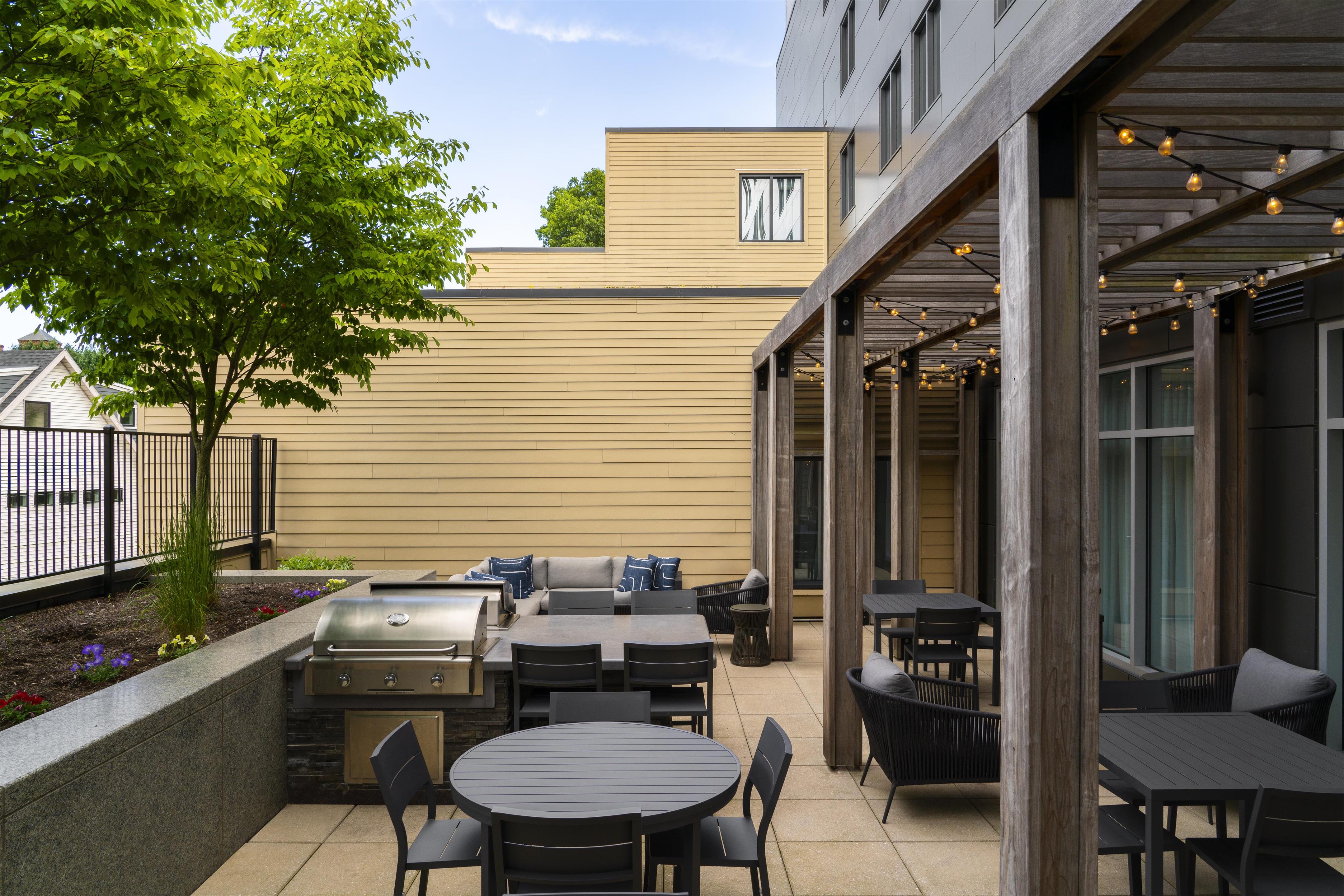 Exterior | Homewood Suites by Hilton Boston Brookline-Longwood Medical