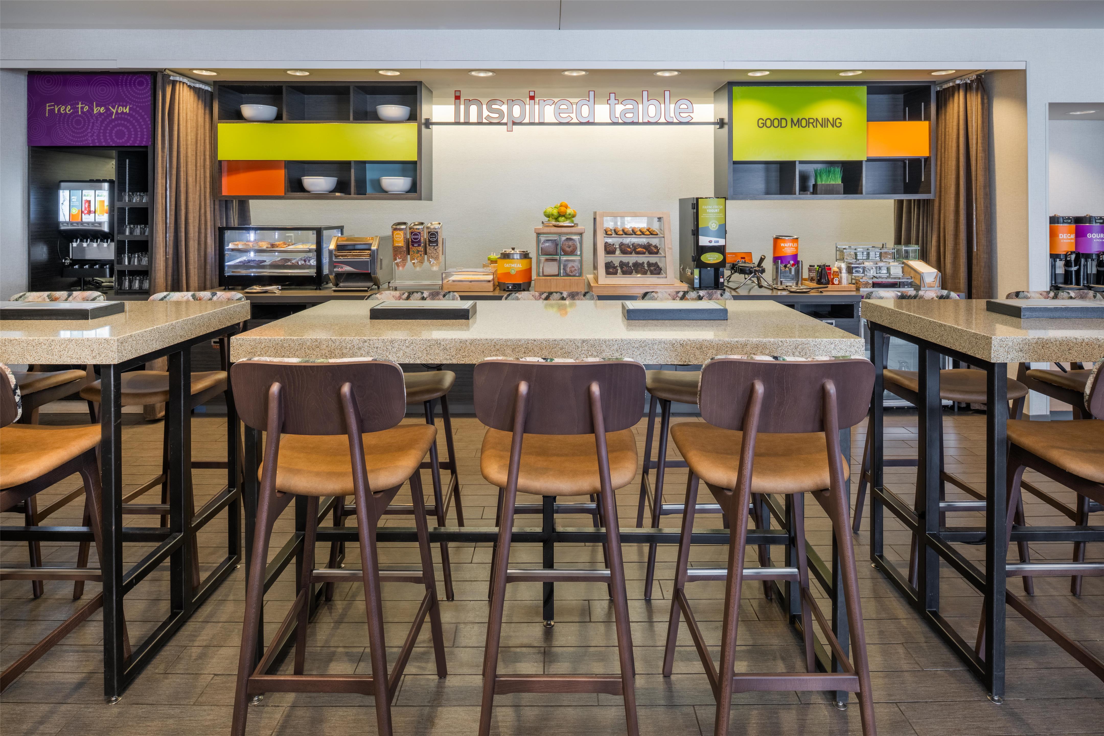 Breakfast Area | Home2 Suites by Hilton Denver Highlands Ranch