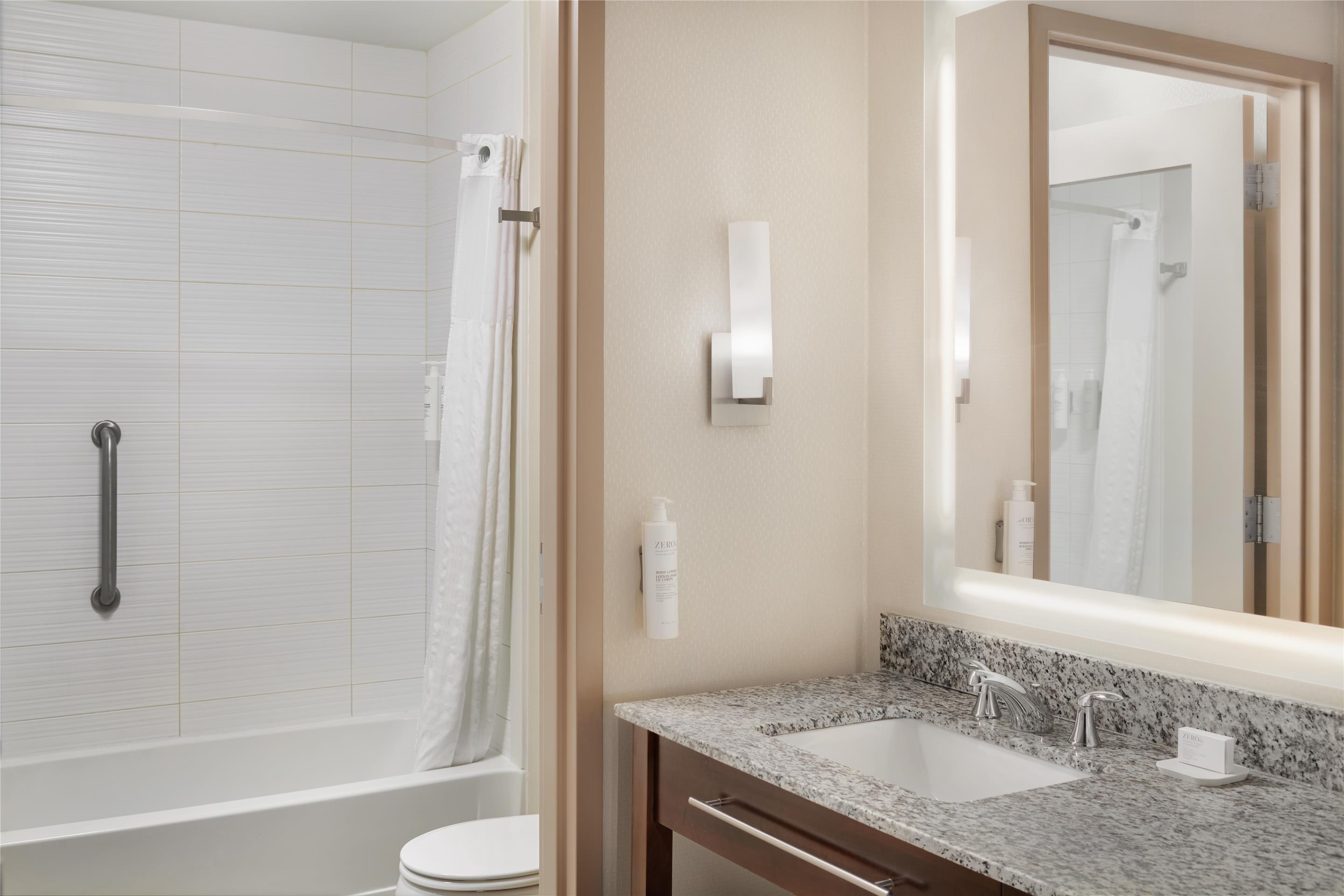 Guest room bath