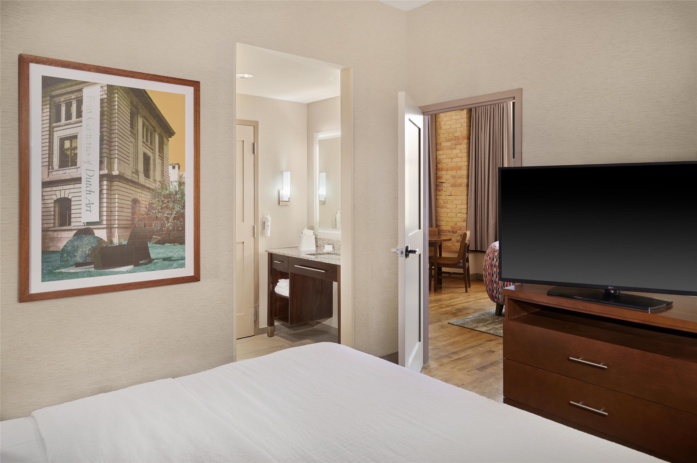 Guest room