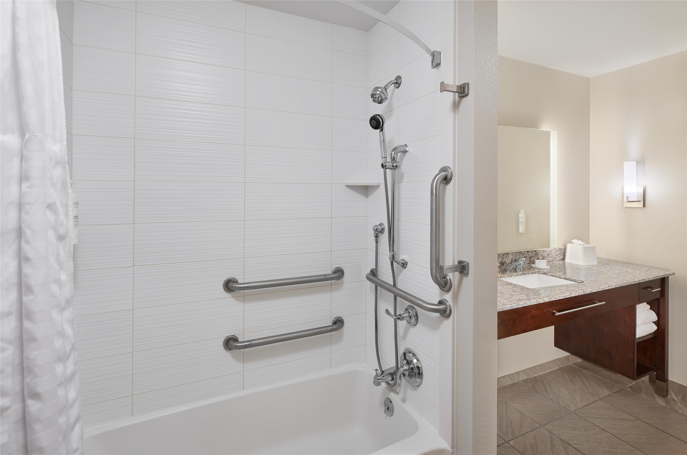 Guest room bath