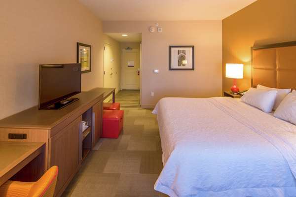  - Hampton Inn Downtown Houston - I-69, Exits 130 & 131