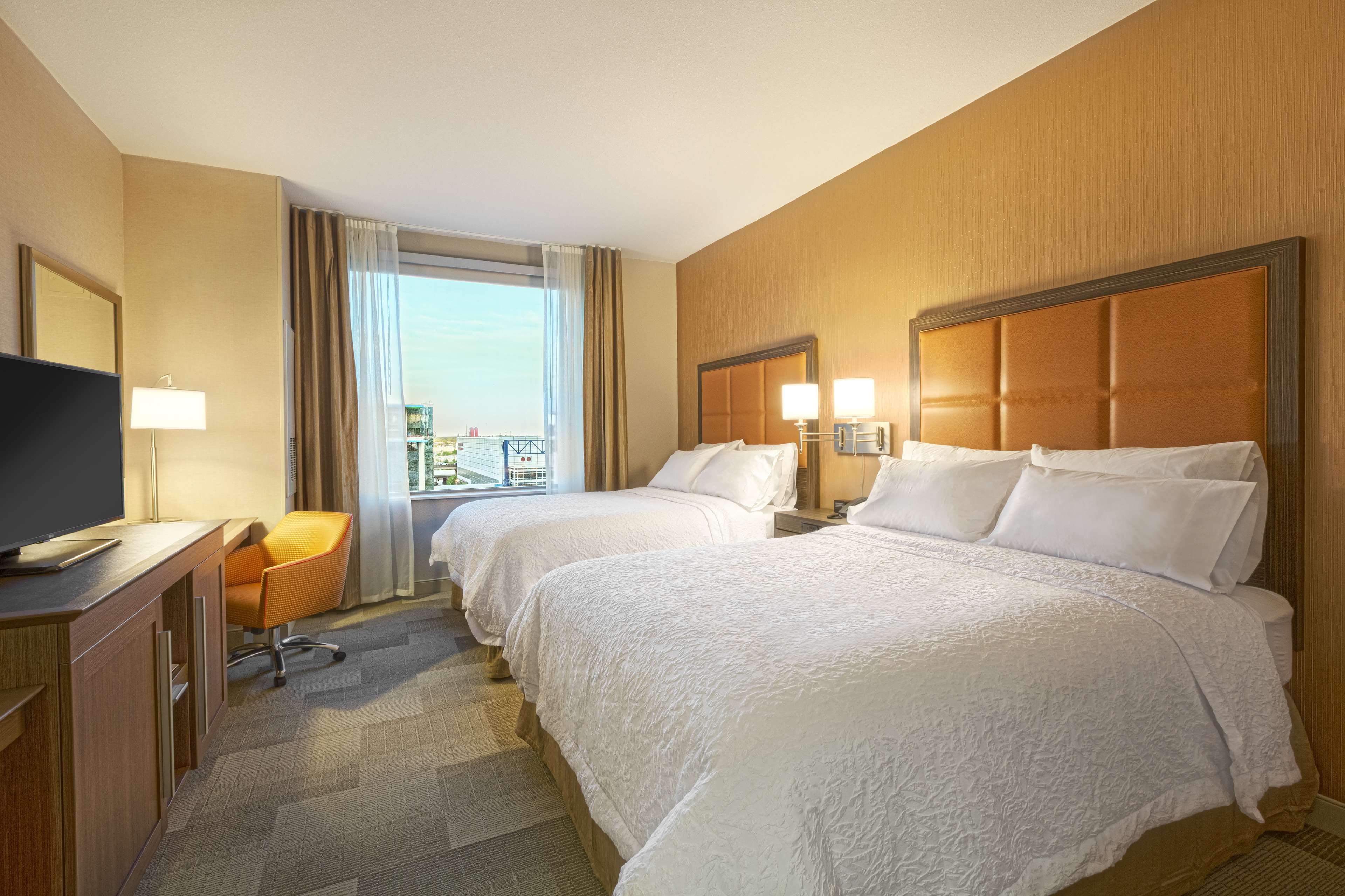 Hampton Inn by Hilton Houston Downtown Room Type - 2 QNS ACCESSIBLE W TUB NS