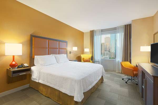  - Hampton Inn Downtown Houston - I-69, Exits 130 & 131