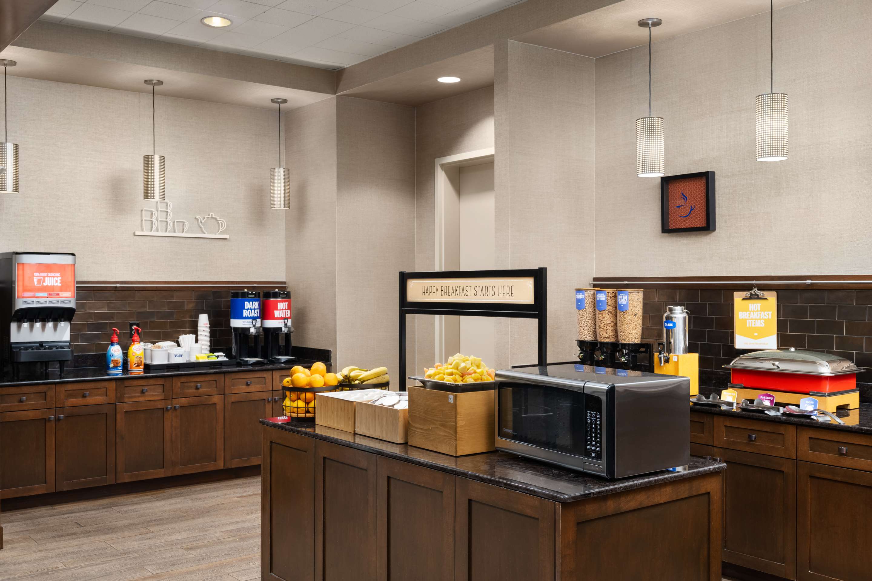 Breakfast Area | Hampton Inn & Suites Orlando/Downtown South - Medical Center