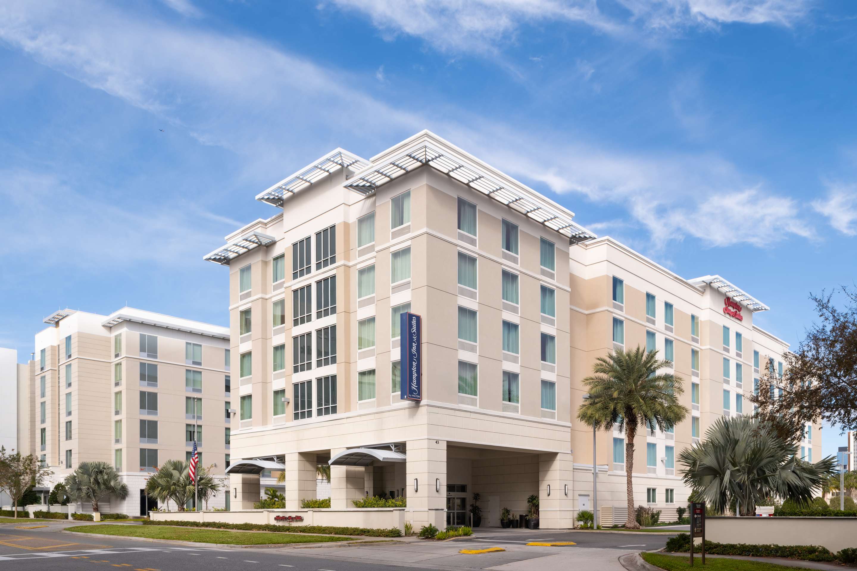 Exterior | Hampton Inn & Suites Orlando/Downtown South - Medical Center
