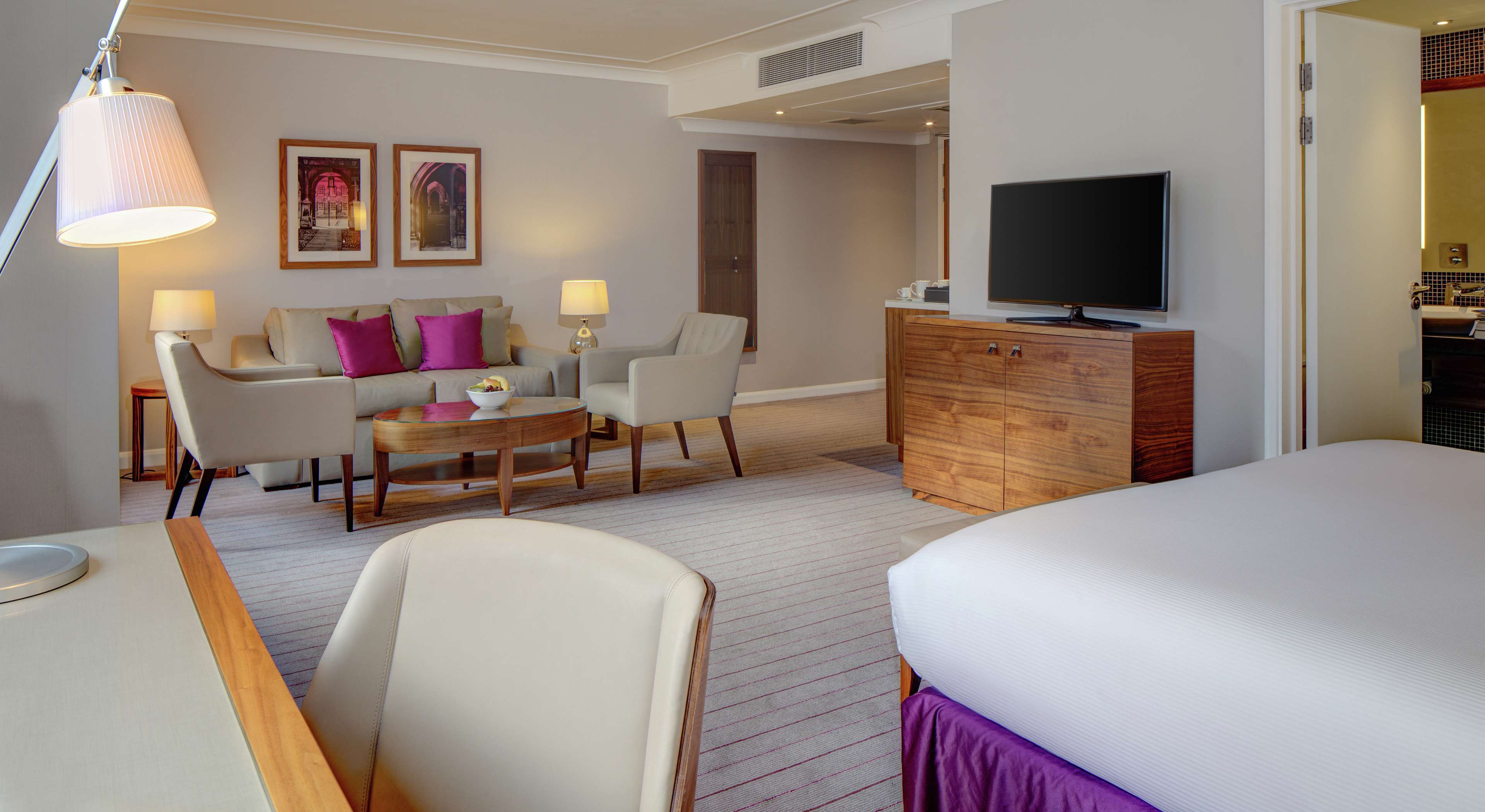 Hilton Cambridge City Centre Room Type - KING SUITE