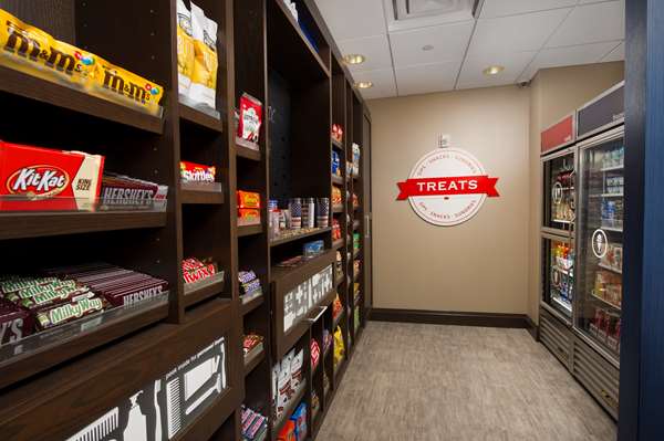 Restaurant - Hampton Inn & Suites Falls Church