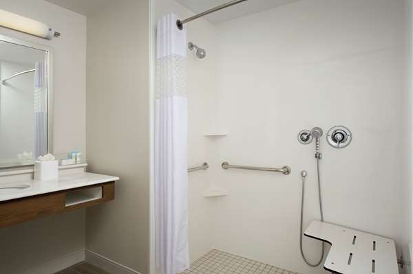  - Hampton Inn & Suites Falls Church