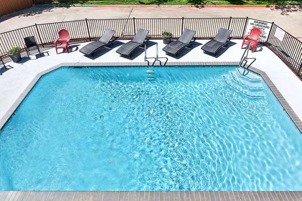 Pool - Days Inn & Suites Sulphur Springs