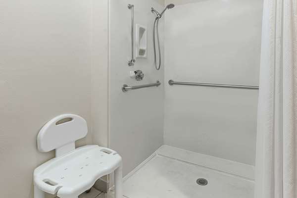  - Days Inn & Suites Sulphur Springs