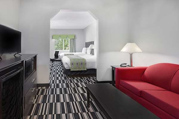 Suite - Days Inn & Suites Sulphur Springs