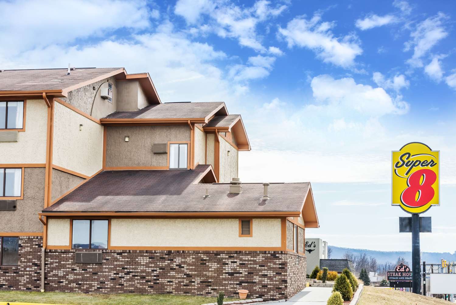 Super 8 Motel Bedford, PA See Discounts