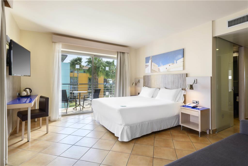 OCCIDENTAL MENORCA-guestroom-Guest Room,On-Site.jpg