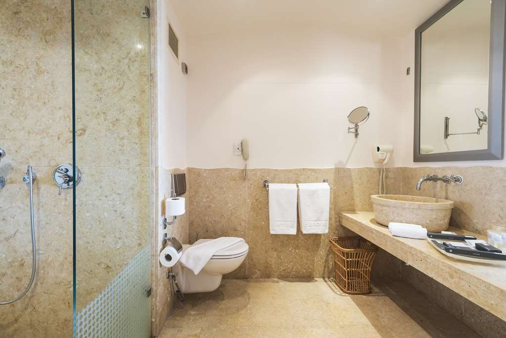 BARCELO TIRAN SHARM-guestroom-Guest Room,Bathroom,On-Site.jpg