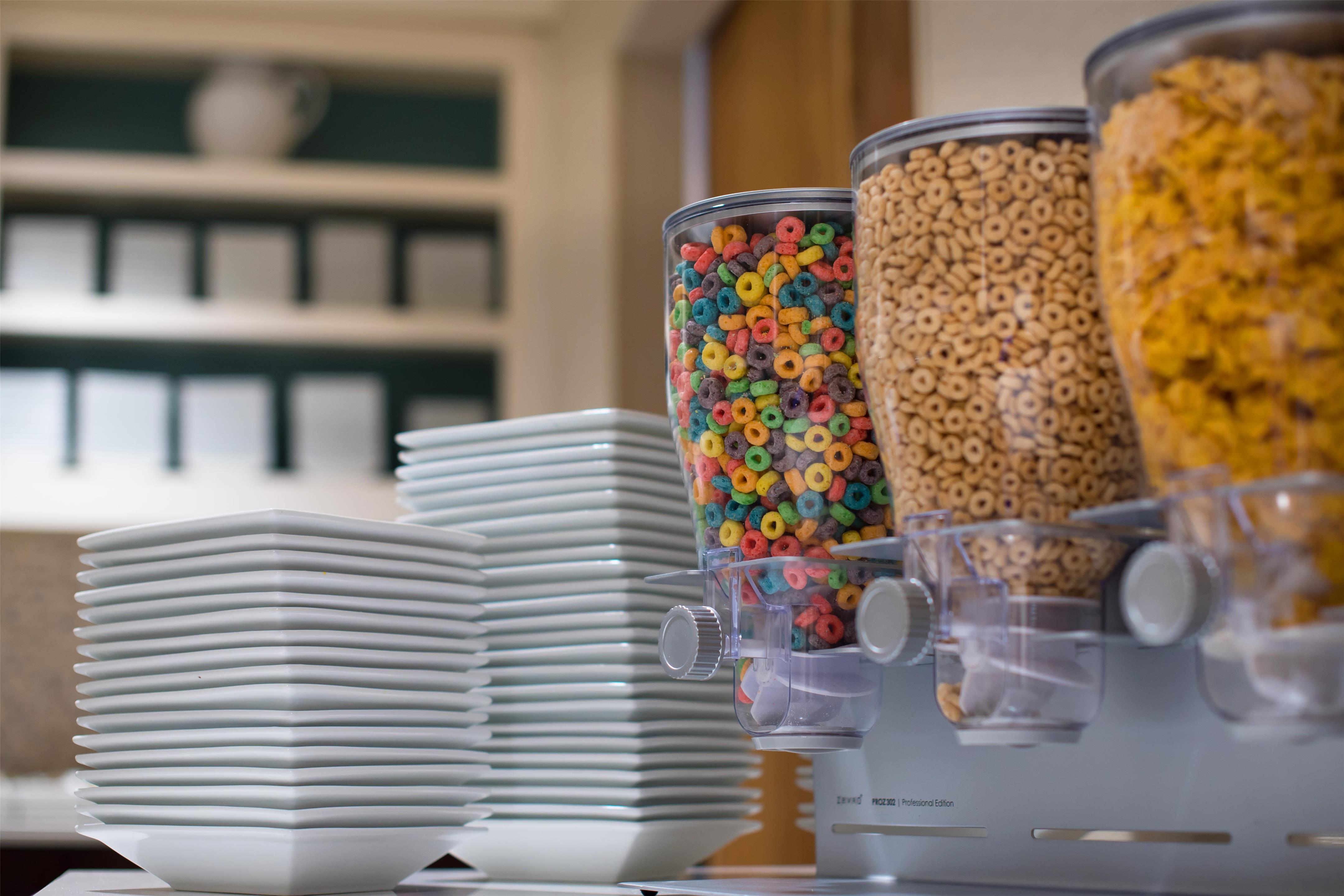 Breakfast Area | Hyatt House Naples/5th Avenue