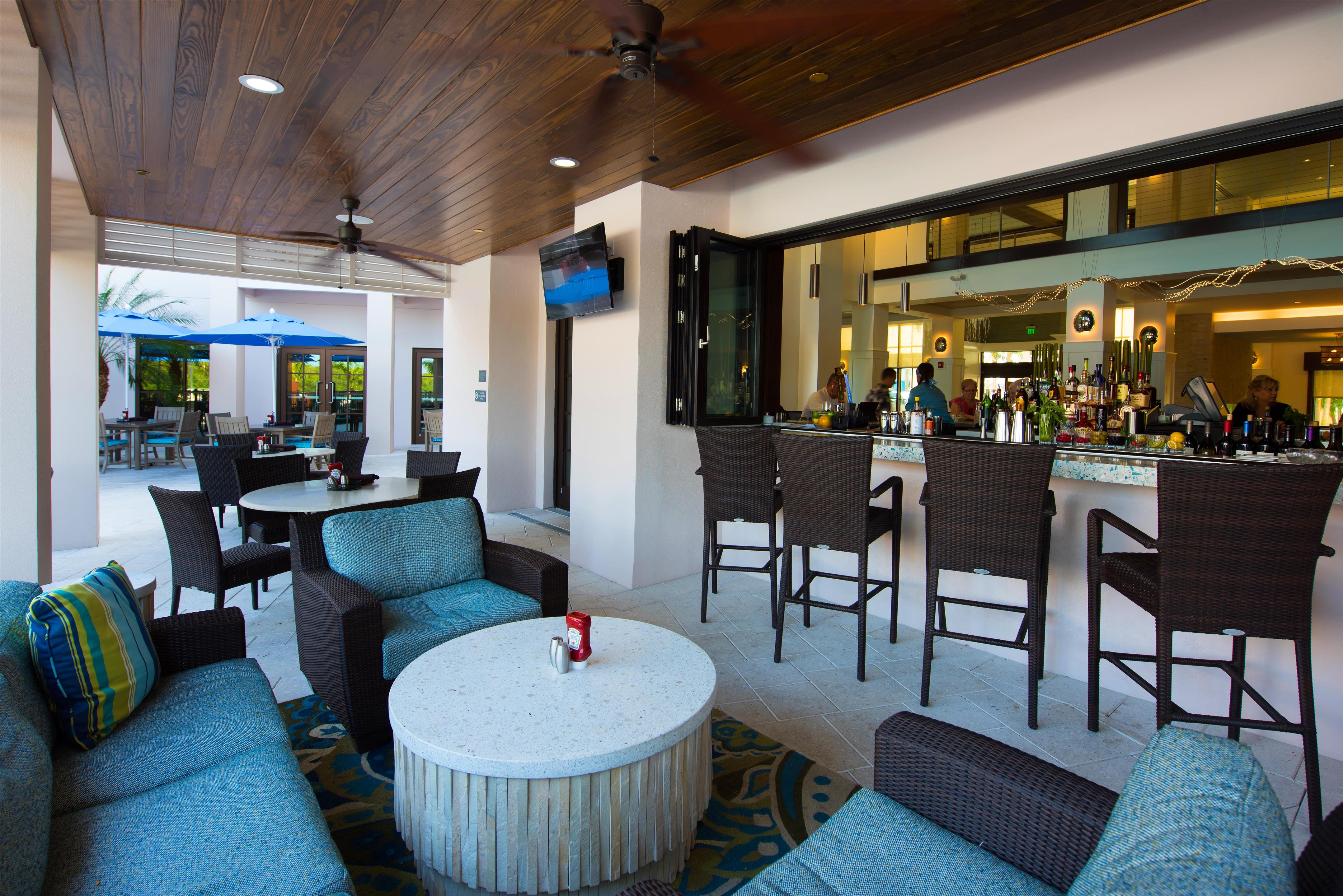 Bar Lounge | Hyatt House Naples/5th Avenue