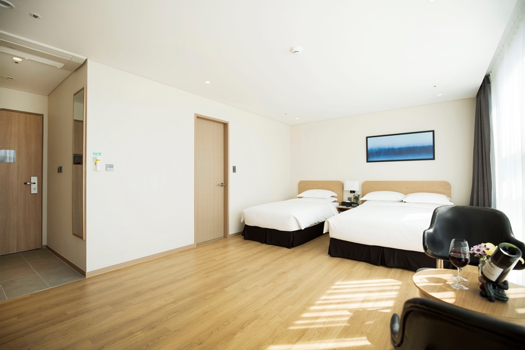 Best Western Haeundae Hotel-guestroom-Guest Room,Suite,Indoor/Interior,On-Site.jpg