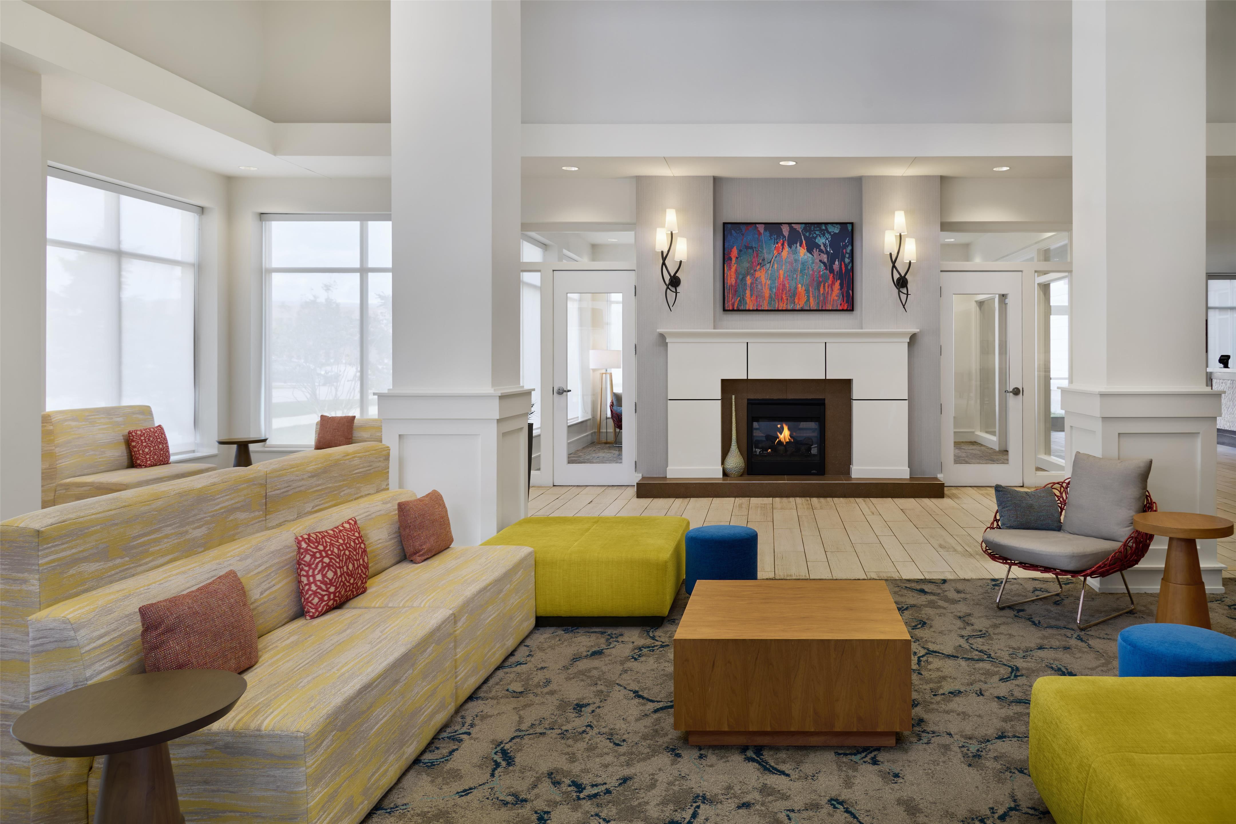 Lobby | Hilton Garden Inn Detroit Troy