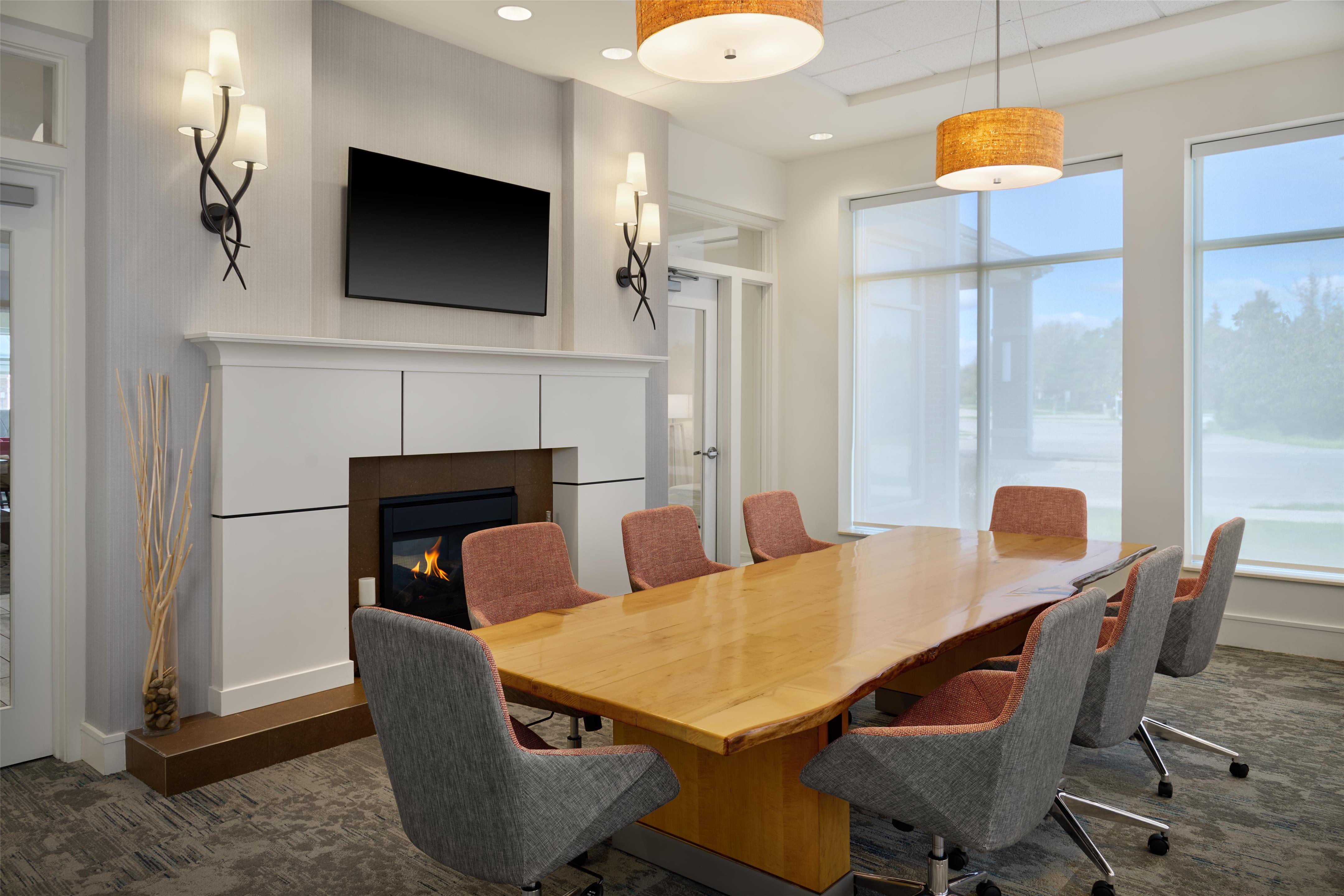 Lobby | Hilton Garden Inn Detroit Troy