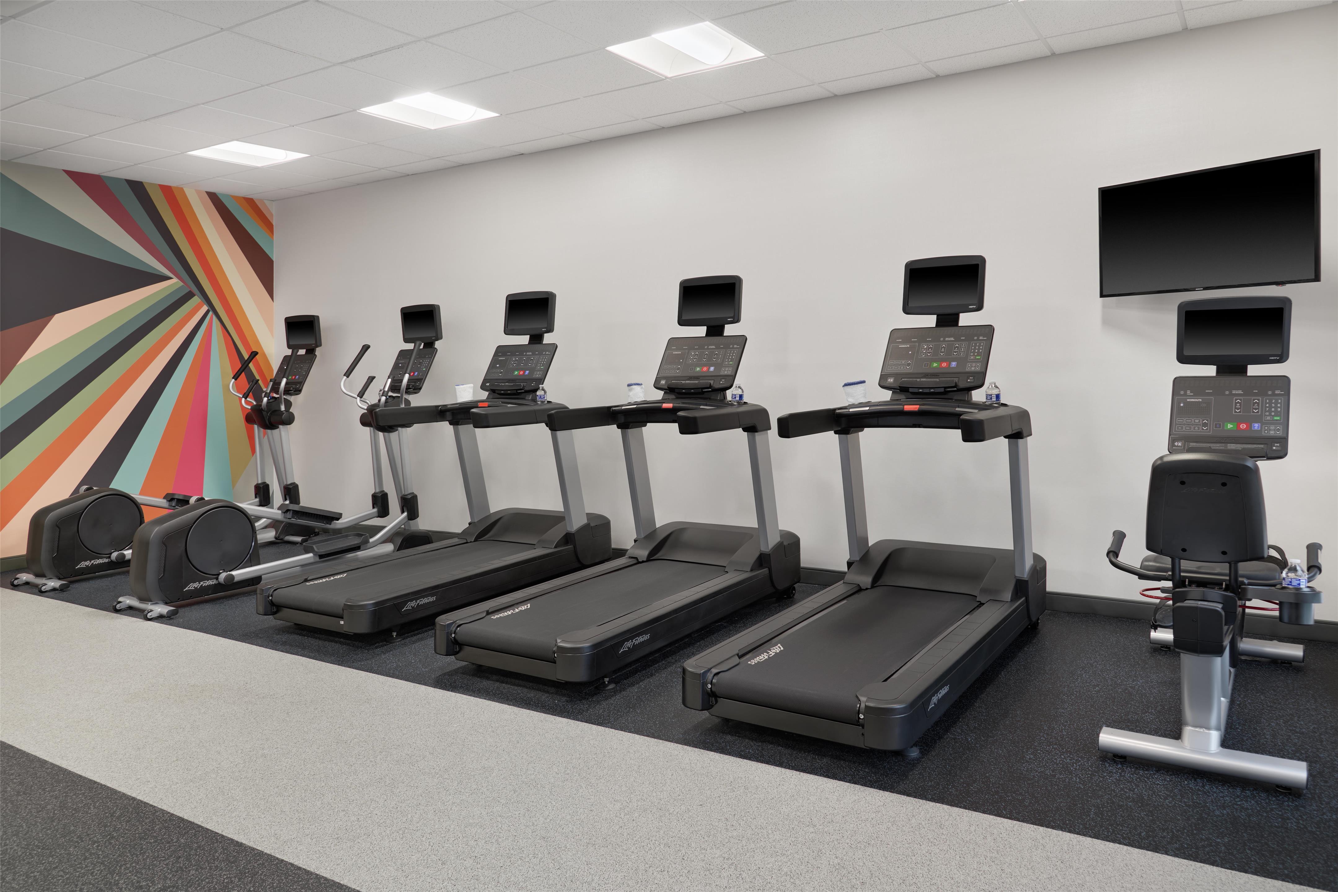 Health club fitness center gym | Hilton Garden Inn Detroit Troy