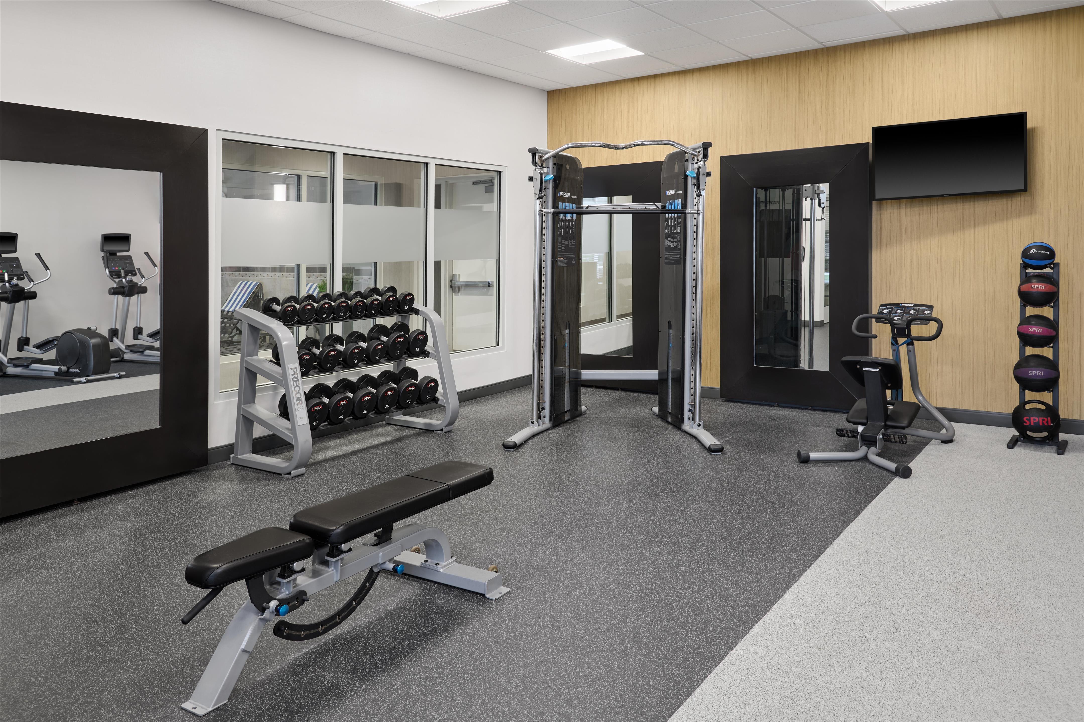 Health club fitness center gym | Hilton Garden Inn Detroit Troy