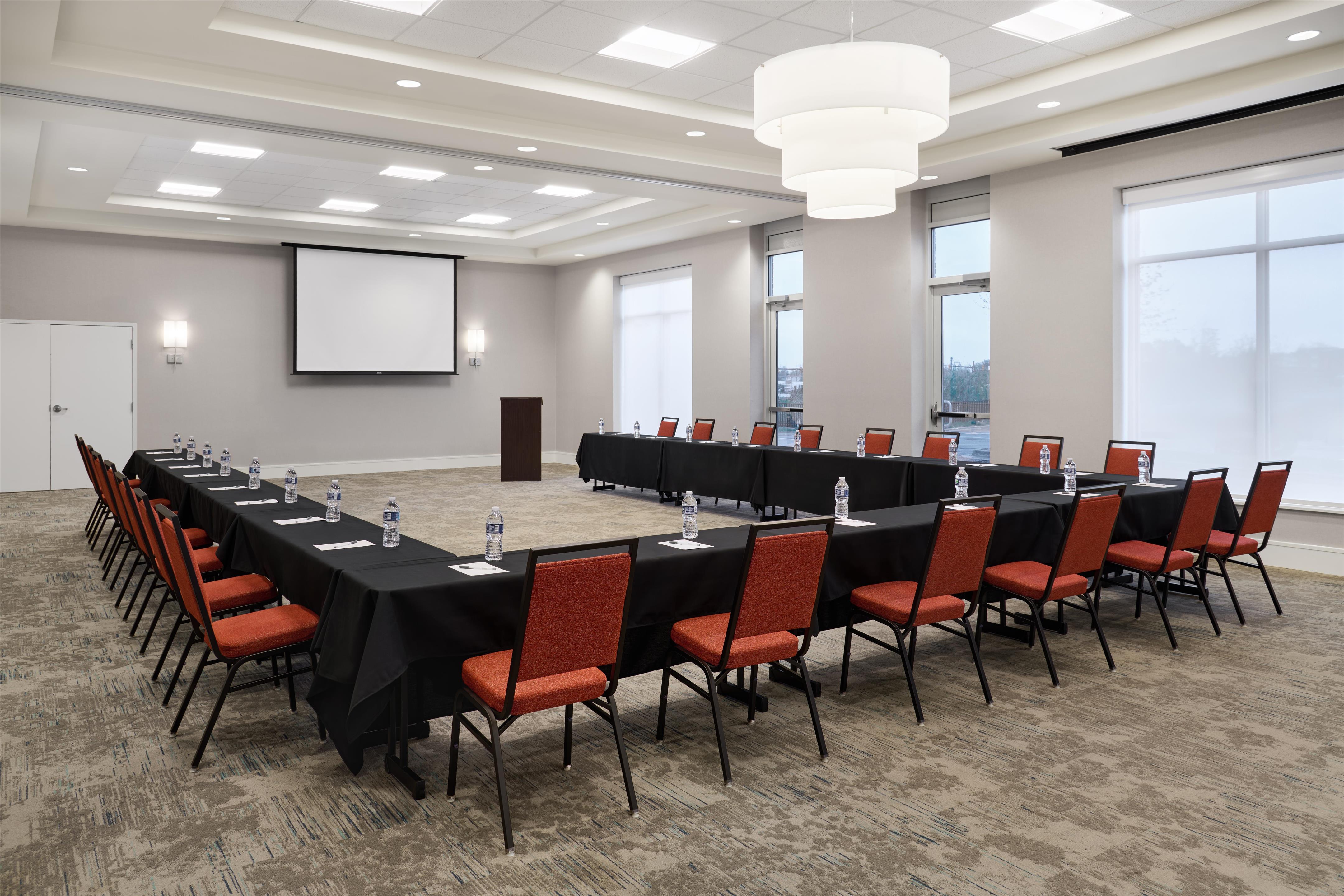 Meeting Room | Hilton Garden Inn Detroit Troy