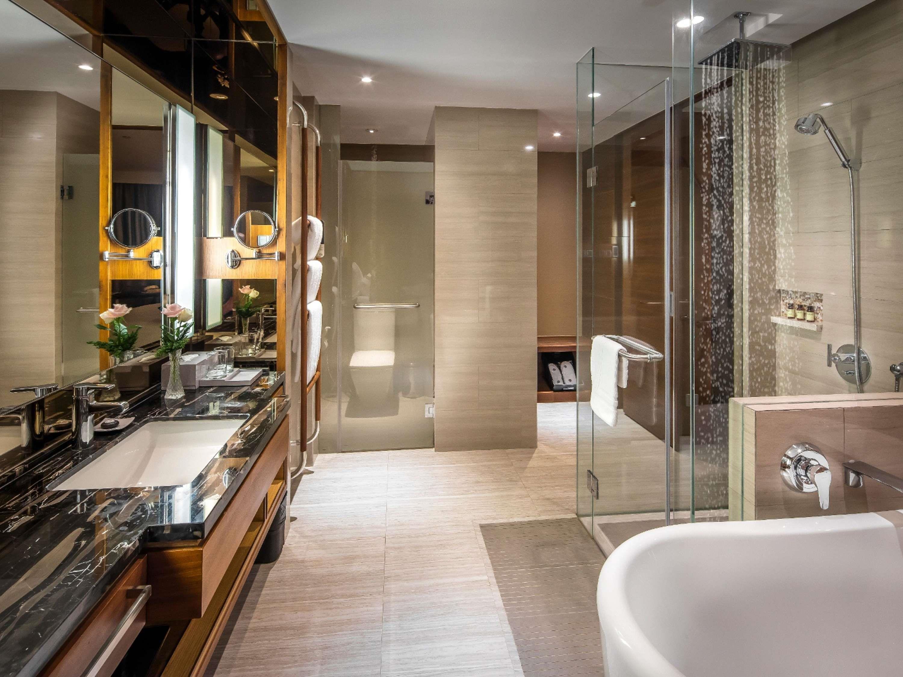 PULLMAN VUNG TAU Room Type - EXECUTIVE ROOM, LOUNGE ACCESS, 1 KING SIZE BED