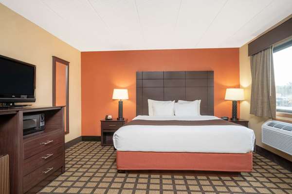Suite - Baymont Inn & Suites Lakeville