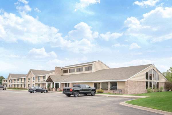 Exterior view - Baymont Inn & Suites Lakeville