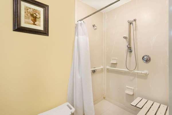 - Baymont Inn & Suites Midtown Savannah