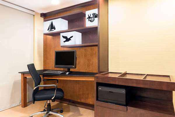 Conference Area - Baymont Inn & Suites Midtown Savannah