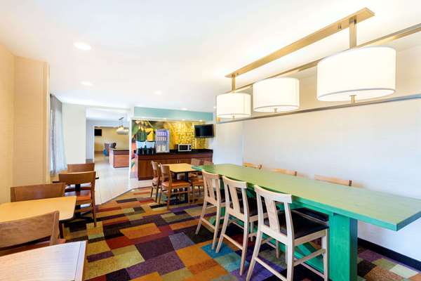  - Baymont Inn & Suites Midtown Savannah