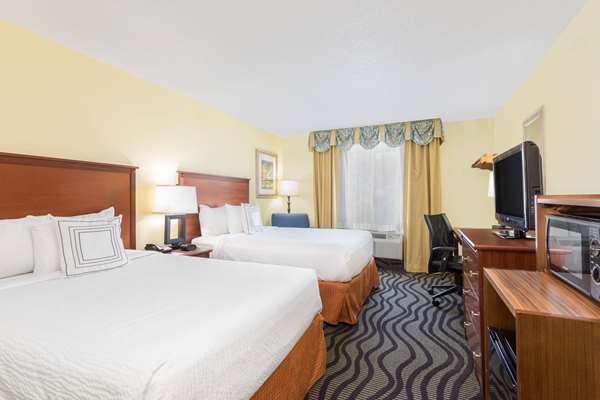  - Baymont Inn & Suites Midtown Savannah