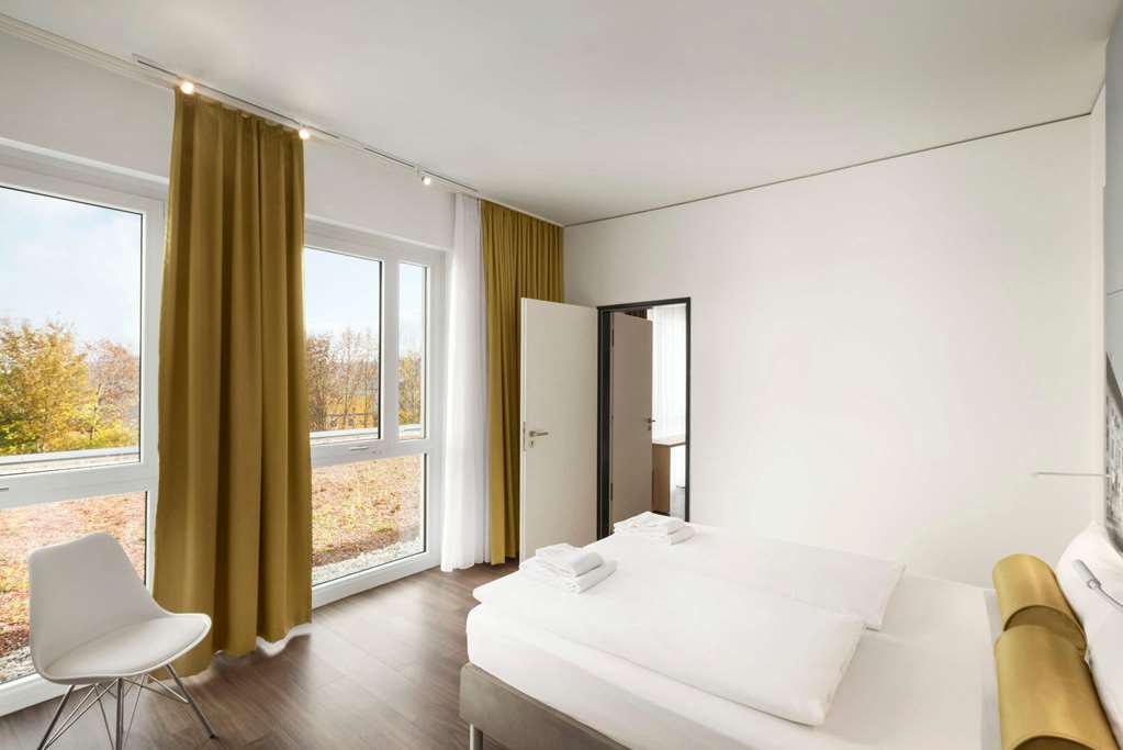 SUPER 8 MUNICH CITY NORTH-guestroom-Guest Room,On-Site.jpg