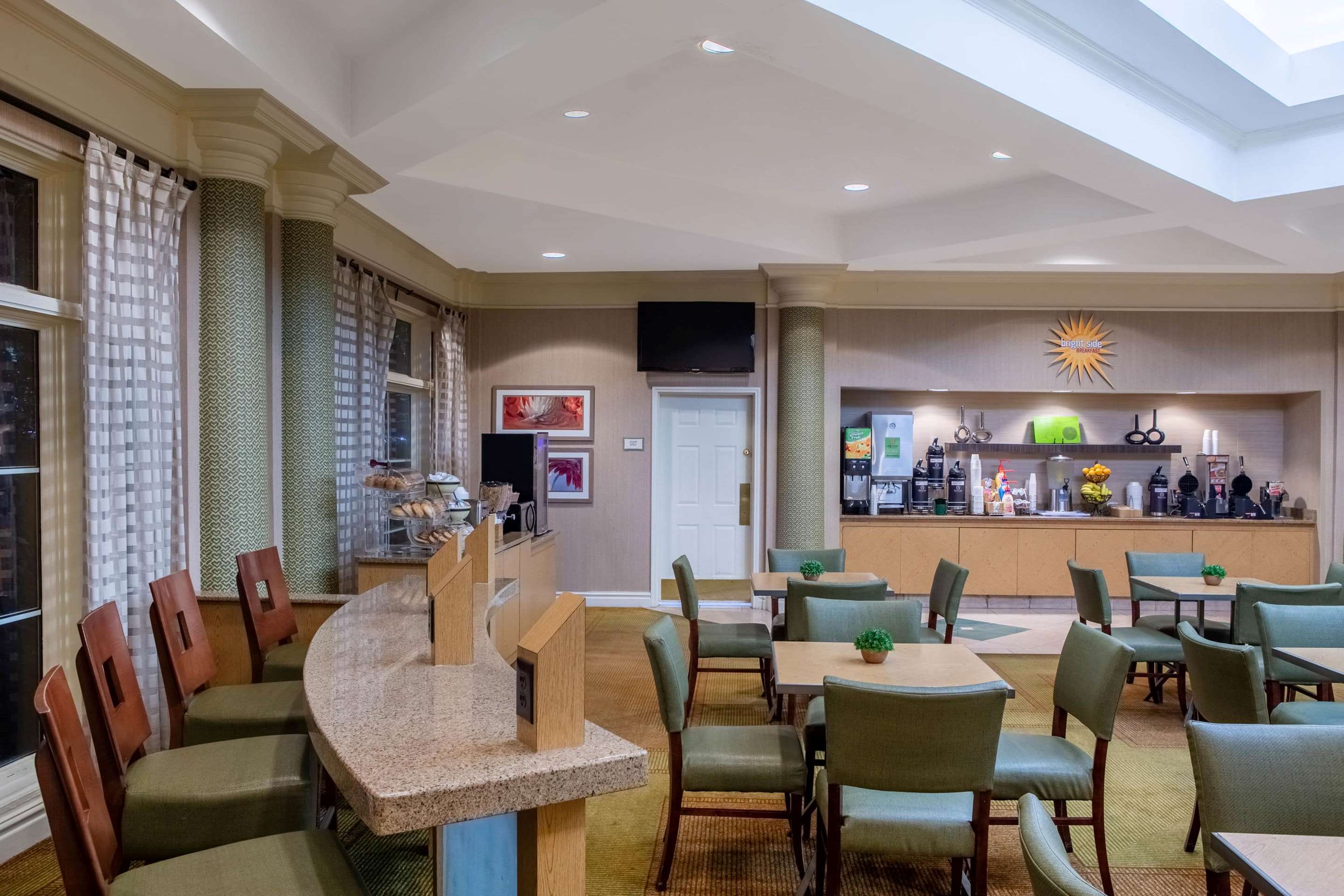 Property amenity | La Quinta Inn & Suites by Wyndham Charlotte Airport South