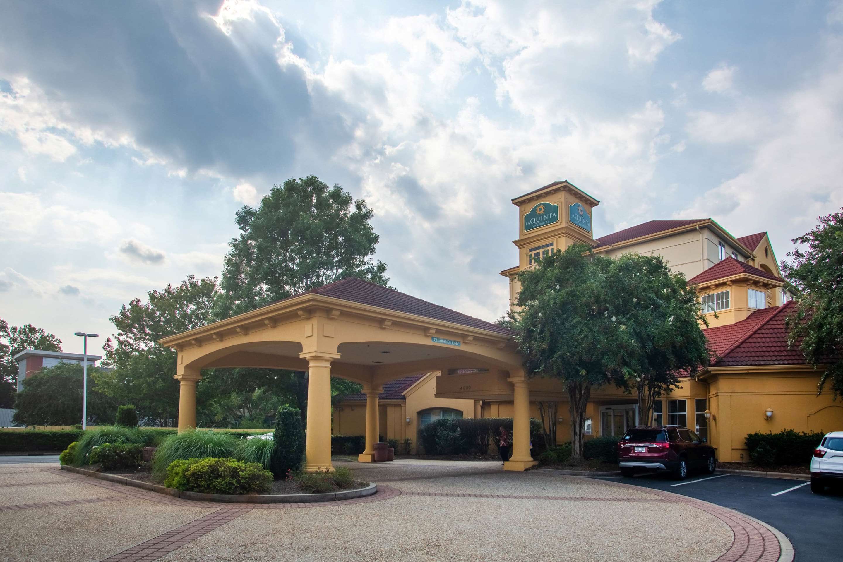 Exterior | La Quinta Inn & Suites by Wyndham Charlotte Airport South