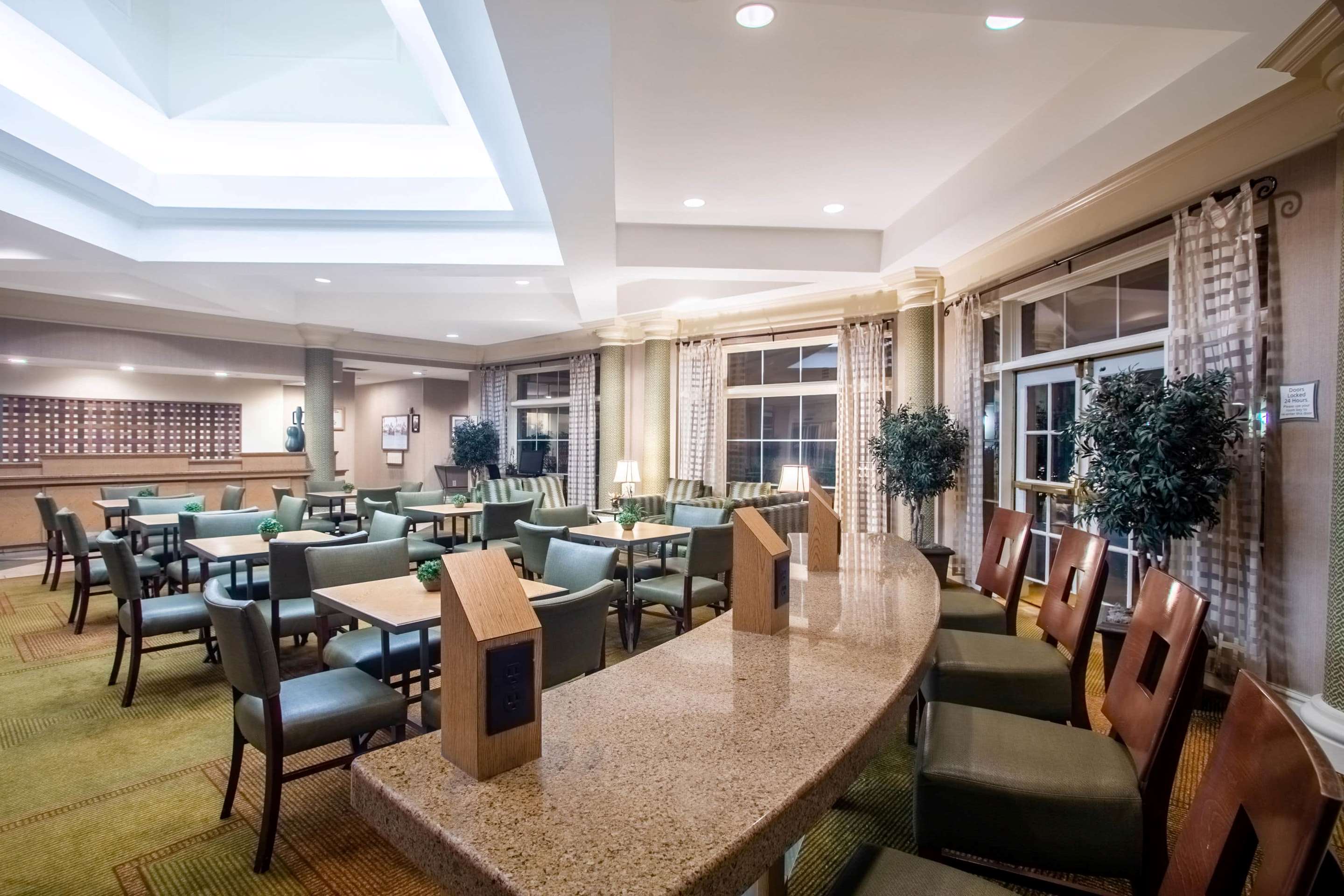 Lobby | La Quinta Inn & Suites by Wyndham Charlotte Airport South