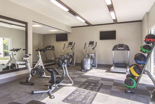 Fitness/ Exercise Room - La Quinta Inn & Suites Perimeter Atlanta